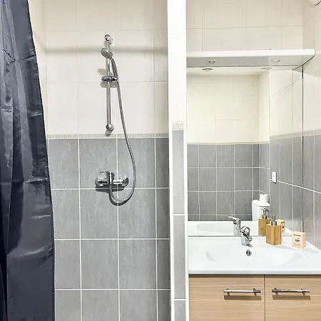 Apartment M012 Marquer Joli *